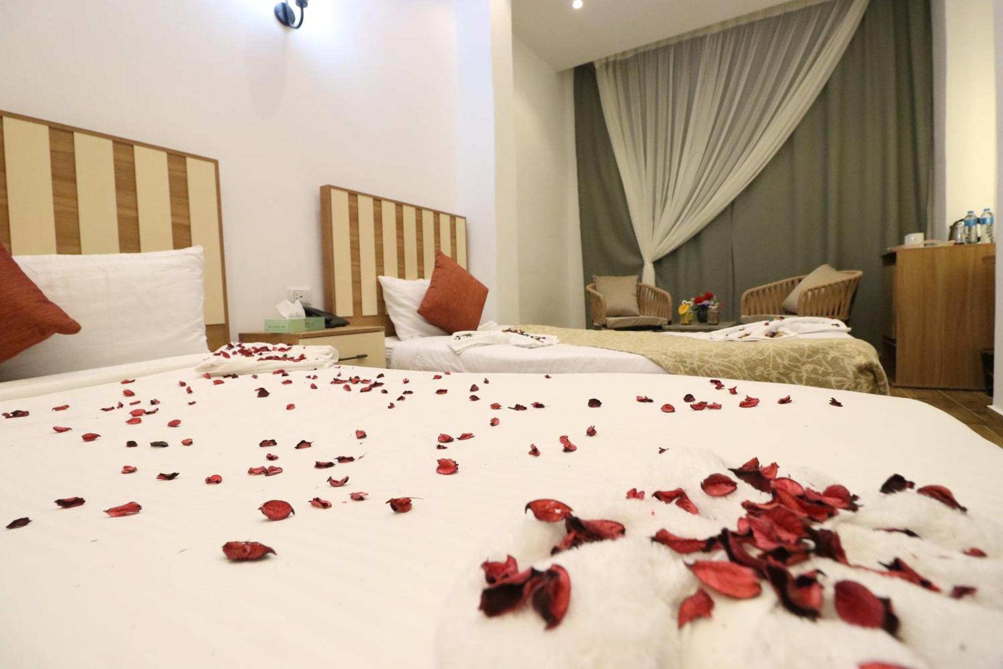West Pyramids Hotel Kafrat al Jabal Exterior photo